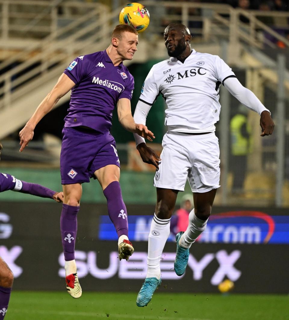 包含佛罗伦萨再遭挫败，顶级联赛困境重重的词条