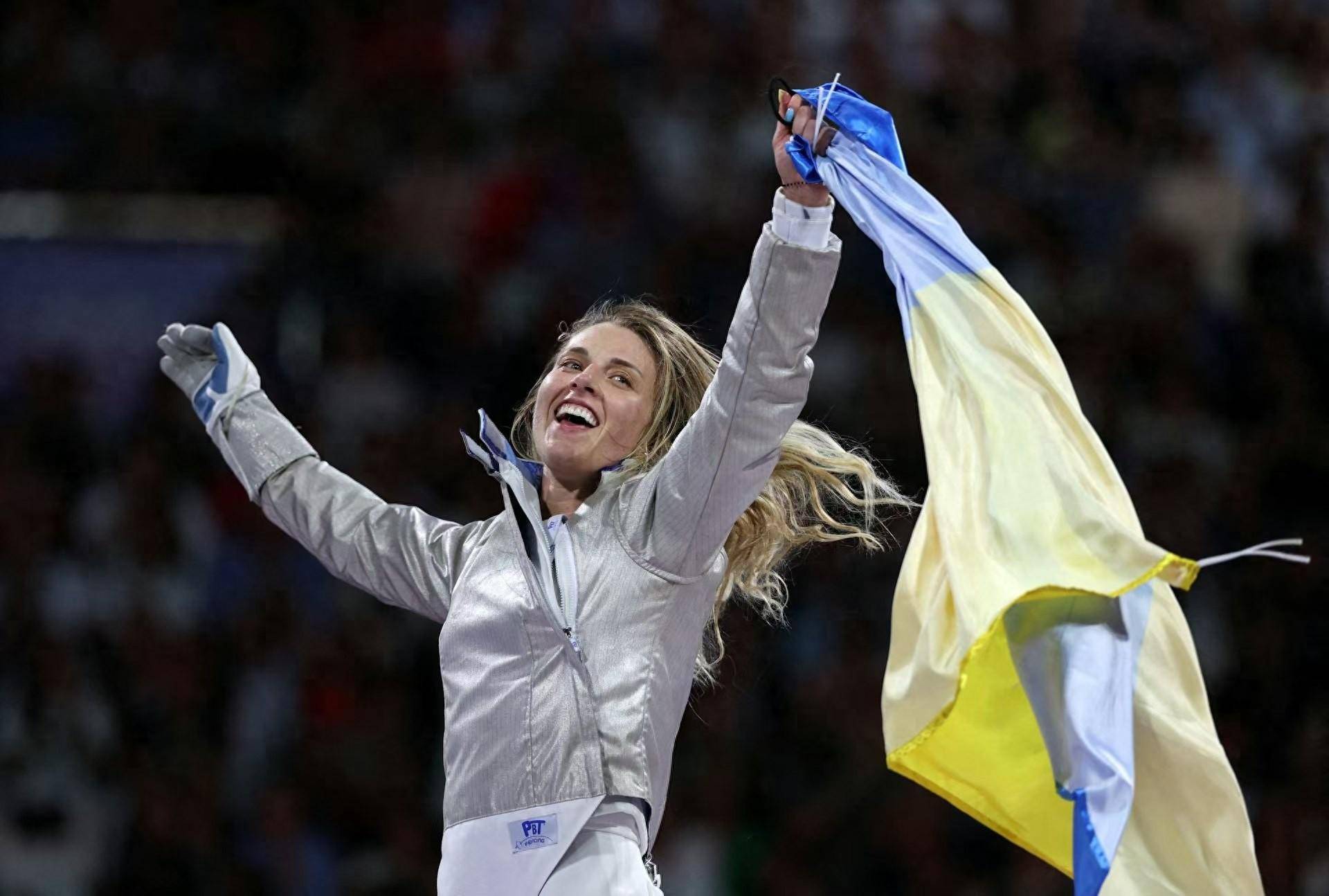 乌拉啦战战战-乌克兰国家队斩获胜利