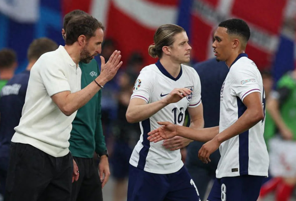 包含波兰憾负英格兰,实力对比差距明显的词条 包含波兰憾负英格兰,实力对比差距明显的词条